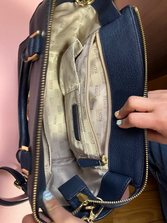 ショルダーバック（ブランド財布・小物）の商品画像 - 査定依頼日：2025年3月31日 - 最高査定価格：3,000円