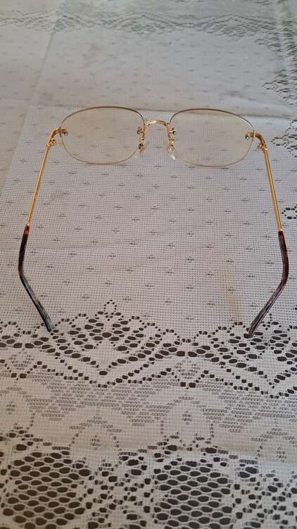 金縁メガネ（金・貴金属）の商品画像 - 査定依頼日：2025年1月23日 - 最高査定価格：300,000円