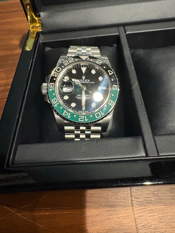 GMTマスター2（高級時計）の商品画像 - 査定依頼日：2026年1月22日 - 最高査定価格：2,850,000円