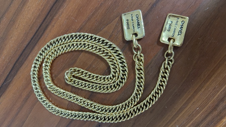 A 1900 7516 1442 00 014 T70（ブランド財布・小物）の商品画像 - 査定依頼日：2026年2月25日 - 最高査定価格：50,000円