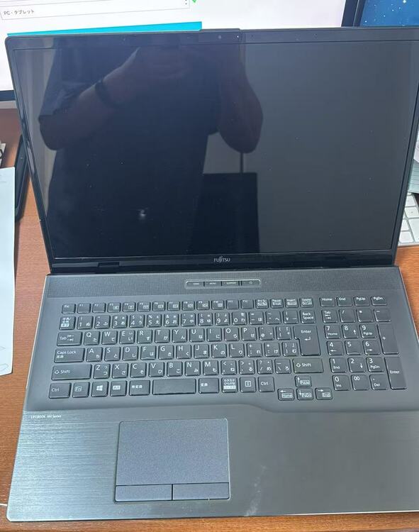 富士通のノートパソコン、商品名 ： FMVME2N17B（PC・タブレット）の商品画像 - 査定依頼日：2026年7月9日 - 最高査定価格：30,000円