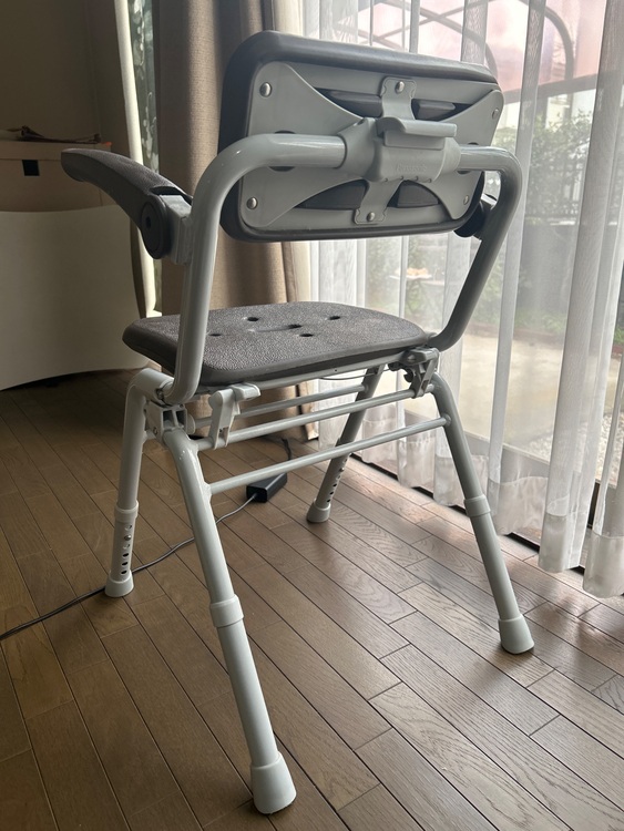 パナソニック　シャワーチェア[ユクリア Air] ミドルSPワンタッチ　モカブラ（介護用品）の商品画像 - 査定依頼日：2025年11月9日 - 最高査定価格：1,000円