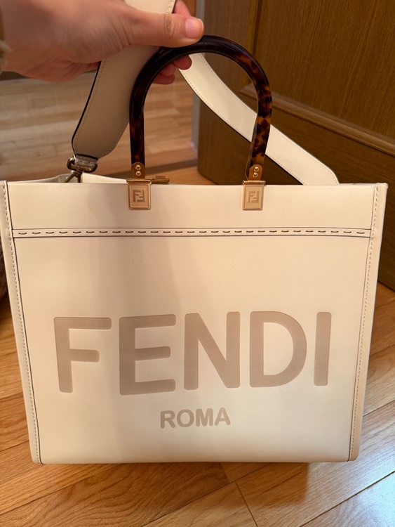 フェンディ  （ブランドバッグ）の商品画像 - 査定依頼日：2026年4月19日 - 最高査定価格：130,000円