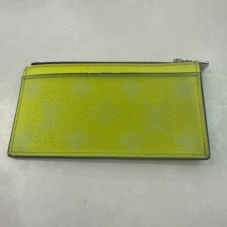 ルイヴィトン タイガ （ブランドバッグ）の商品画像 - 査定依頼日：2026年3月9日 - 最高査定価格：22,000円