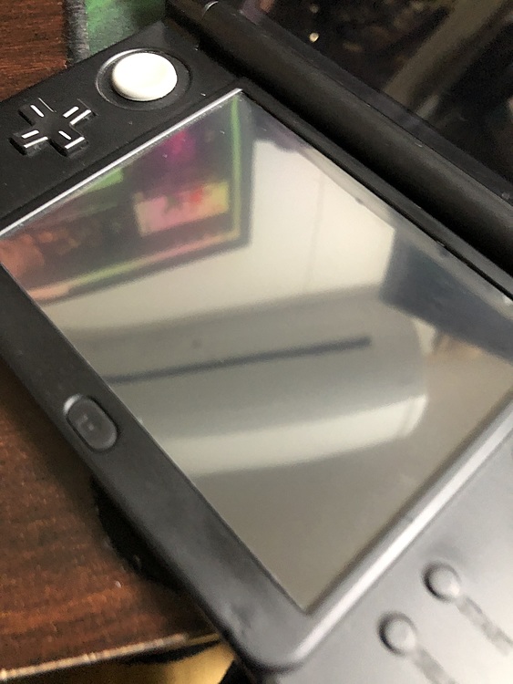 Newニンテンドー3DS ライムブラック（ゲーム機本体・ゲームソフト）の商品画像 - 査定依頼日：2020年4月7日 - 最高査定価格：4,200円