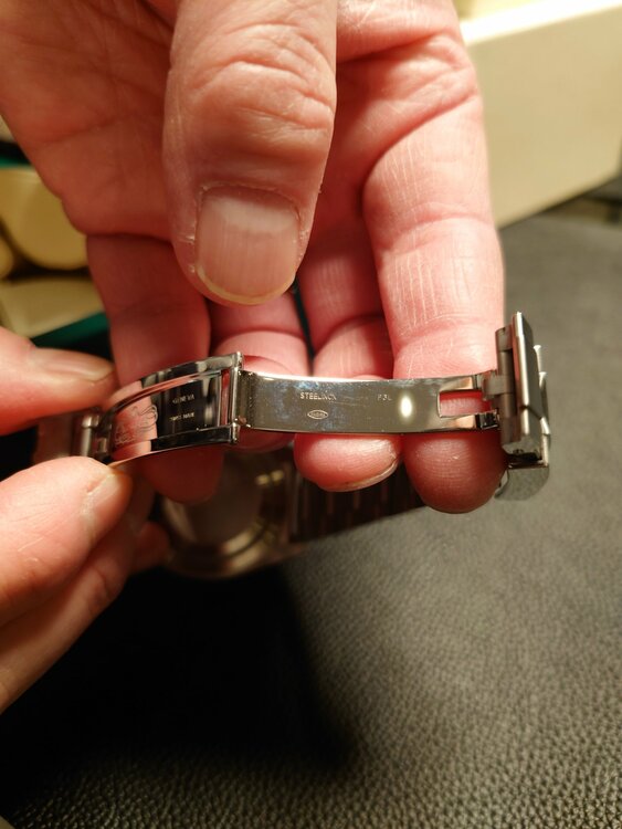 ロレックス エクスプローラー 21427（高級時計）の商品画像 - 査定依頼日：2026年1月27日 - 最高査定価格：1,190,000円