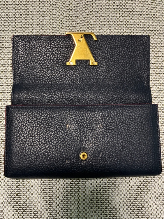 ルイヴィトンポルトフォイユカプシーヌ（ブランド財布・小物）の商品画像 - 査定依頼日：2026年2月4日 - 最高査定価格：100,000円