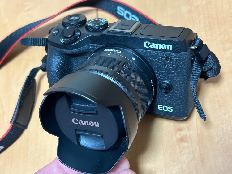 EOS M6 Mark II DOUBLE ZOOM KIT（カメラ）の商品画像 - 査定依頼日：2026年4月30日 - 最高査定価格：88,000円