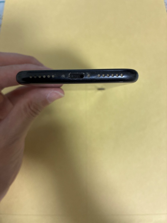 iPhone iPhoneSE 128GB au（スマホ）の商品画像 - 査定依頼日：2026年8月17日 - 最高査定価格：24,500円