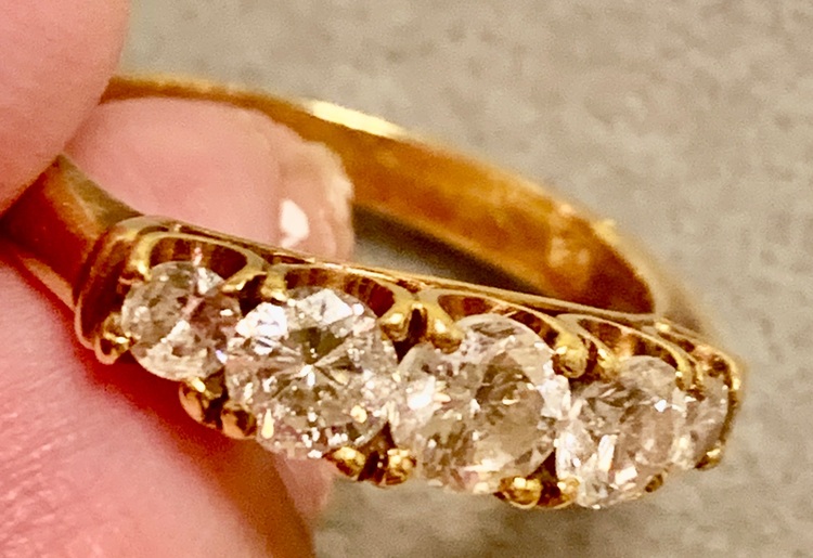 ダイヤモンドの指輪（宝石）の商品画像 - 査定依頼日：2025年7月15日 - 最高査定価格：100,000円