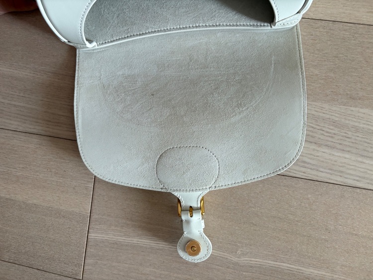 ディオール  （ブランドバッグ）の商品画像 - 査定依頼日：2025年8月27日 - 最高査定価格：200,000円