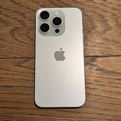 iPhone iPhone 15 Pro 256GB au（スマホ）の商品画像 - 査定依頼日：2026年10月3日 - 最高査定価格：92,000円