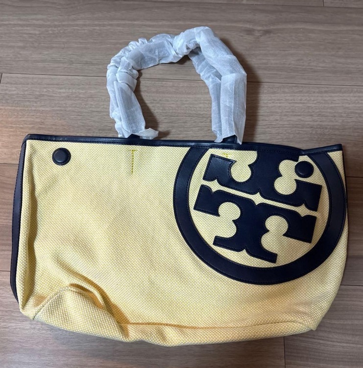 TORY BURCH■トートバッグキャンバス レザー ライトイエロー紺（ブランドバッグ）の商品画像 - 査定依頼日：2026年7月6日 - 最高査定価格：100,000円