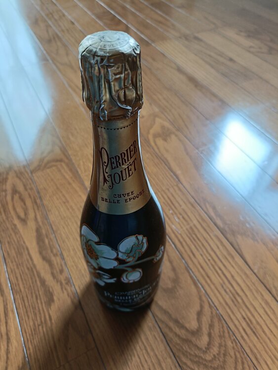 シャンパン ペリエ・ジュエ （お酒）の商品画像 - 査定依頼日：2026年2月16日 - 最高査定価格：16,000円