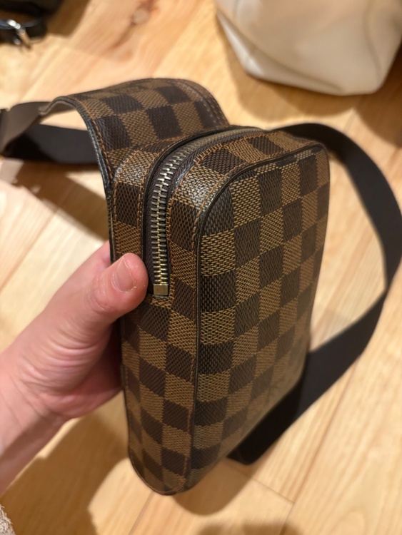 ジェロニモス ボディバッグ（ブランドバッグ）の商品画像 - 査定依頼日：2026年3月26日 - 最高査定価格：80,000円