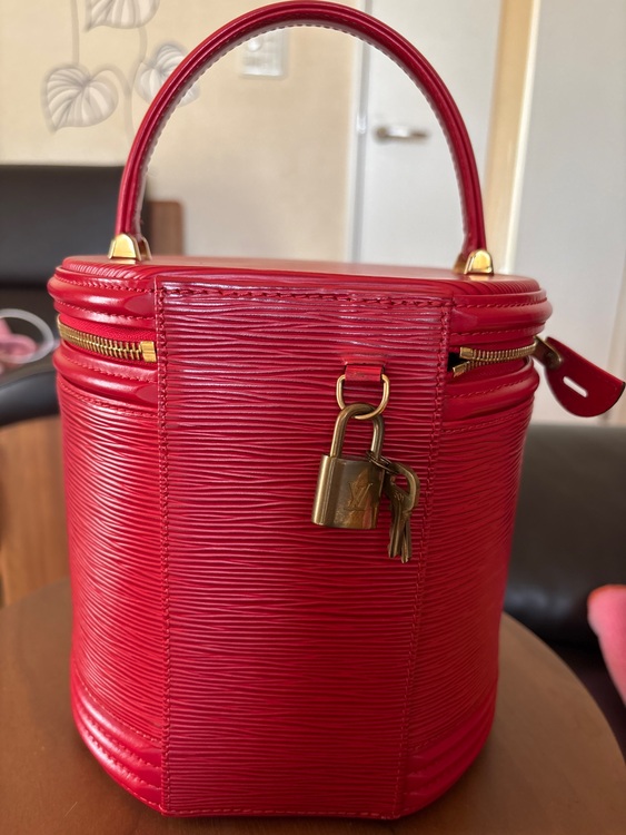 カンヌ（ブランドバッグ）の商品画像 - 査定依頼日：2025年8月24日 - 最高査定価格：25,000円