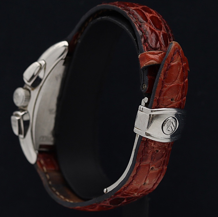 フランクミュラー コンキスタドール 1 8001CC コンキスタドール デイト クロノグラフ 6453810 8BGT MST（高級時計）の商品画像 - 査定依頼日：2025年9月13日 - 最高査定価格：420,000円