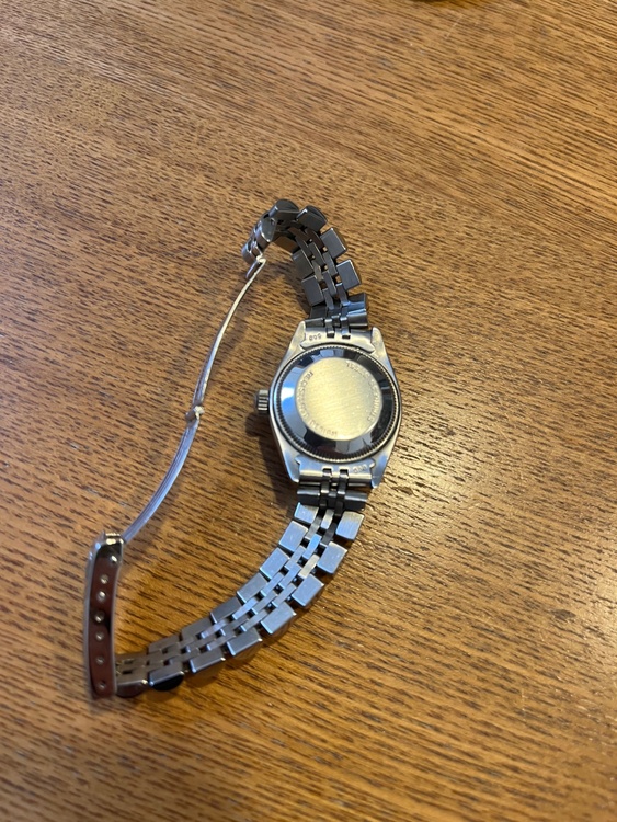 オイスターパーペチュアル デイト（高級時計）の商品画像 - 査定依頼日：2026年2月18日 - 最高査定価格：750,000円