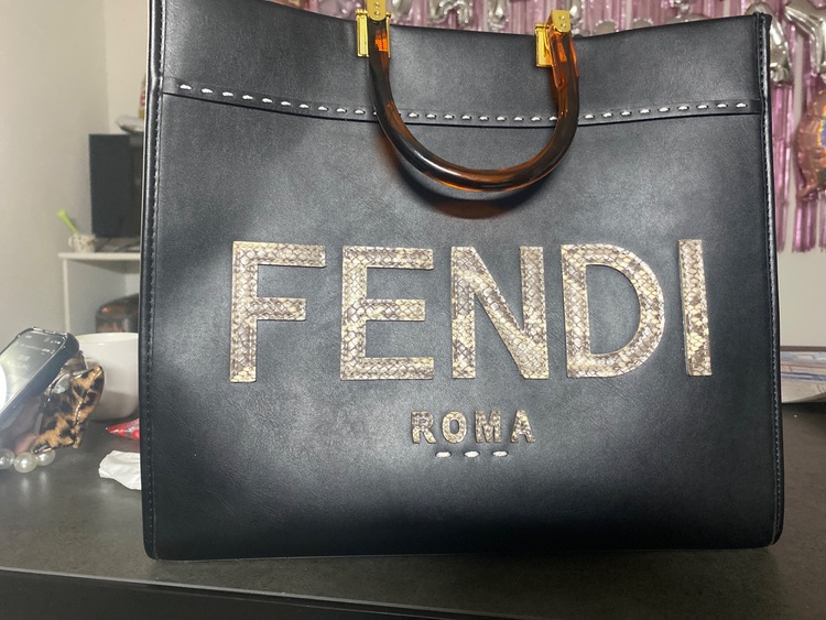 フェンディ  （ブランドバッグ）の商品画像 - 査定依頼日：2025年10月14日 - 最高査定価格：110,000円