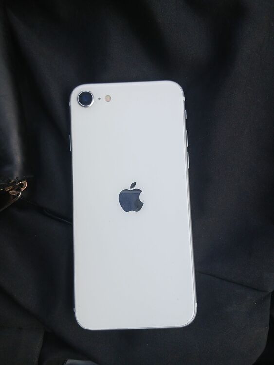 iPhoneSE第2世代 64GB（スマホ）の商品画像 - 査定依頼日：2025年10月1日 - 最高査定価格：10,000円