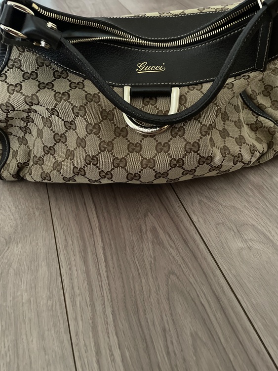 100/8030482132（ブランドバッグ）の商品画像 - 査定依頼日：2025年10月6日 - 最高査定価格：40,000円