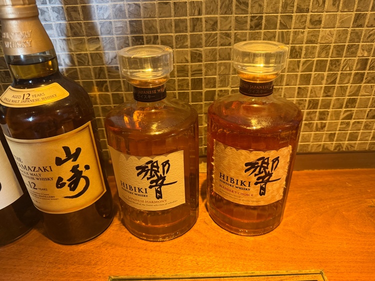 ウイスキー サントリー山崎 （お酒）の商品画像 - 査定依頼日：2026年5月1日 - 最高査定価格：85,900円