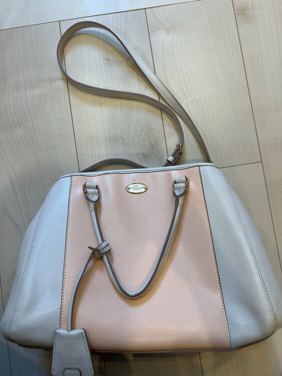 ピンク　ハンドバッグ(ショルダー紐付き)（ブランドバッグ）の商品画像 - 査定依頼日：2025年5月3日 - 最高査定価格：3,000円