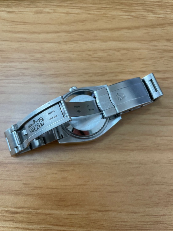 ロレックス エアキング 114234G（高級時計）の商品画像 - 査定依頼日：2025年10月27日 - 最高査定価格：900,000円