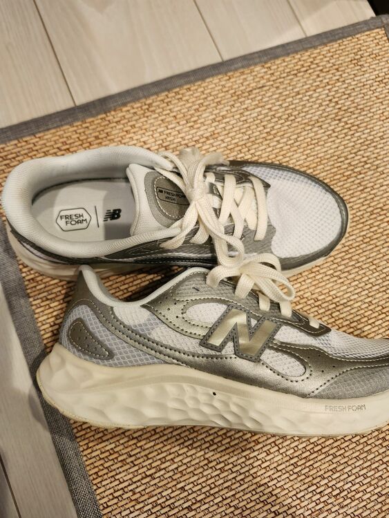 new balanceスニーカー（古着・ファッション）の商品画像 - 査定依頼日：2025年10月15日 - 最高査定価格：1,000円