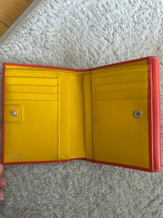 COACH財布（ブランド財布・小物）の商品画像 - 査定依頼日：2025年3月7日 - 最高査定価格：1,000円