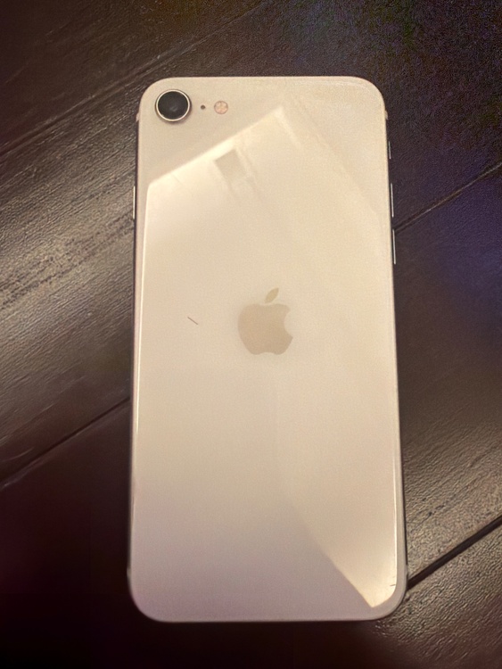 iPhone SE (第 3 世代) 64GB 楽天モバイル（スマホ）の商品画像 - 査定依頼日：2026年4月8日 - 最高査定価格：15,000円