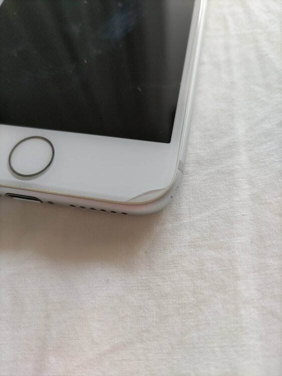 iPhone iPhone7 32GB SIMフリー（スマホ）の商品画像 - 査定依頼日：2026年6月24日 - 最高査定価格：1,500円