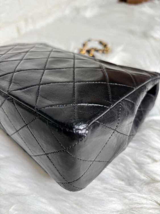 シャネル　ミニマトラッセ20 ラムスキン　ターンロック　チェーンショルダーバッグ（ブランドバッグ）の商品画像 - 査定依頼日：2025年8月4日 - 最高査定価格：300,000円