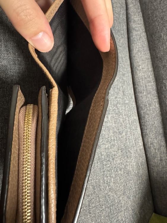 ダブルGバイカラーミディアムウォレット（ブランド財布・小物）の商品画像 - 査定依頼日：2025年10月14日 - 最高査定価格：15,000円