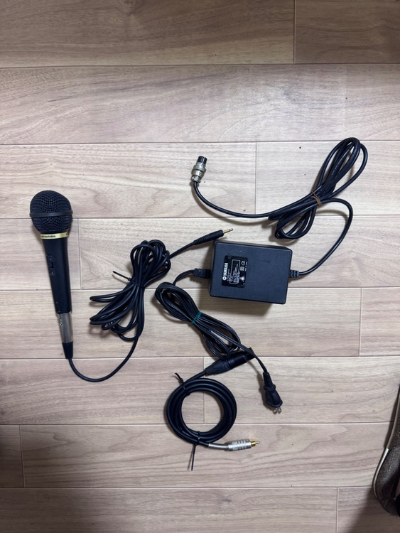 YAMAHA MG12/4FX アナログミキサー 電源アダプター付属（CD・DVD）の商品画像 - 査定依頼日：2026年2月26日 - 最高査定価格：6,000円