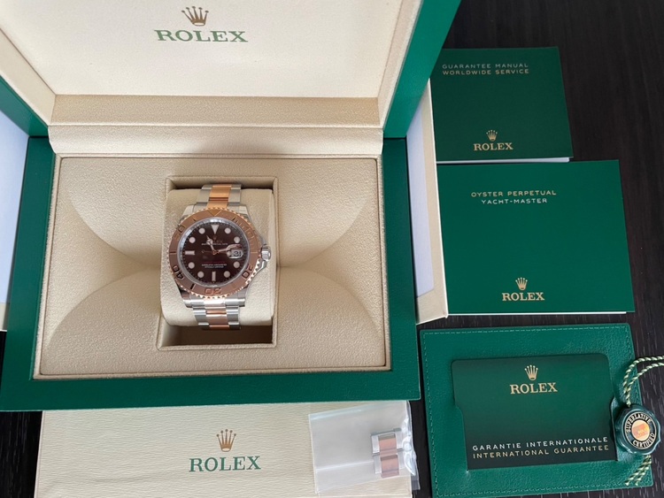 ロレックス ヨットマスター 12662（高級時計）の商品画像 - 査定依頼日：2025年6月19日 - 最高査定価格：2,400,000円