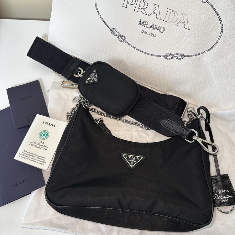 プラダ  （ブランドバッグ）の商品画像 - 査定依頼日：2026年2月17日 - 最高査定価格：160,000円