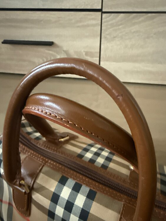 ミニボストンバッグ（ブランドバッグ）の商品画像 - 査定依頼日：2025年5月17日 - 最高査定価格：10,000円