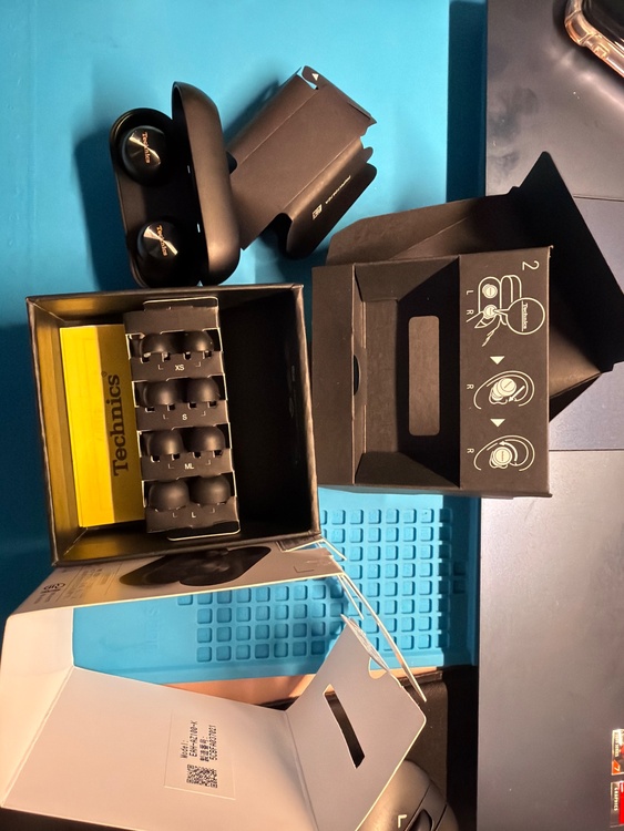 AZ100（オーディオ・スピーカー）の商品画像 - 査定依頼日：2026年4月29日 - 最高査定価格：100,000円