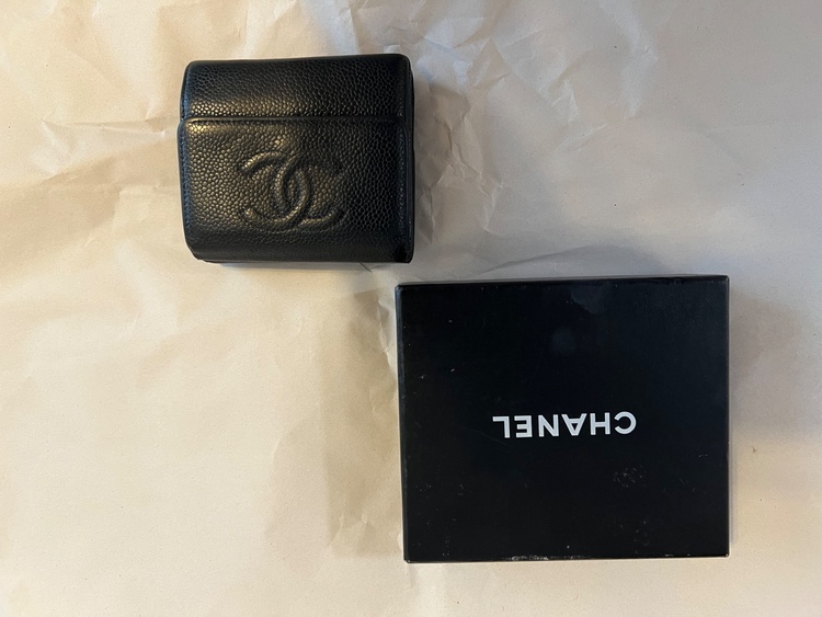 シャネル　キャビアスキン　財布（ブランド財布・小物）の商品画像 - 査定依頼日：2026年4月7日 - 最高査定価格：30,000円