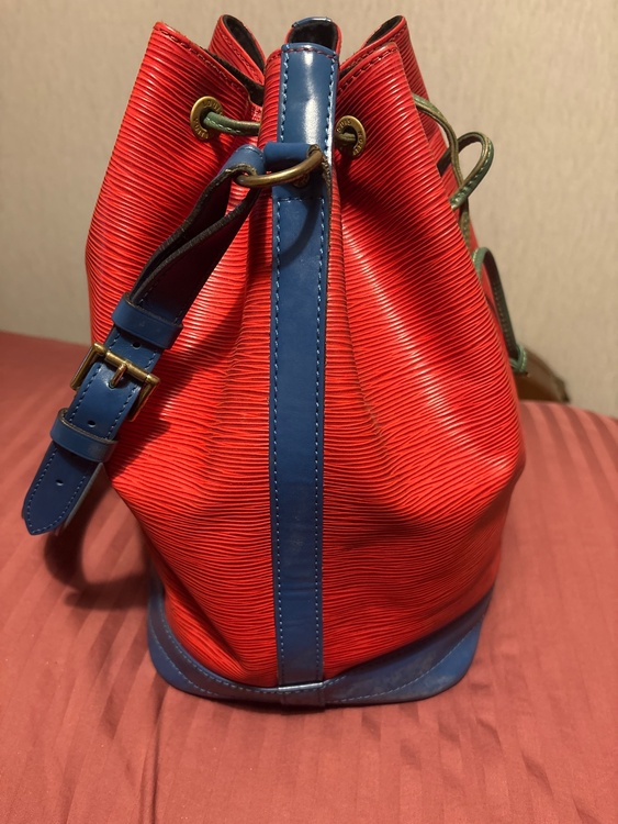 エピ ノエ トリコロール ハンドバッグ ショルダーバッグ レッド×グリーン×ブル（ブランドバッグ）の商品画像 - 査定依頼日：2025年12月18日 - 最高査定価格：40,000円