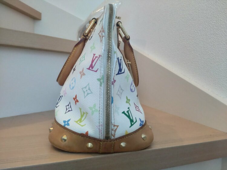 ルイヴィトン　アルマ　マルチカラー　白（ブランドバッグ）の商品画像 - 査定依頼日：2026年3月13日 - 最高査定価格：120,000円