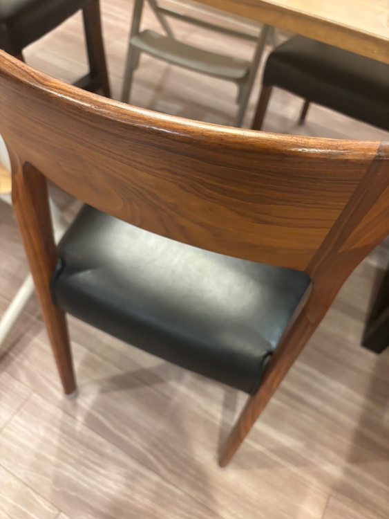 ダイニングチェア　4脚 KARE with リビングハウス（家具・寝具）の商品画像 - 査定依頼日：2026年6月6日 - 最高査定価格：3,000円