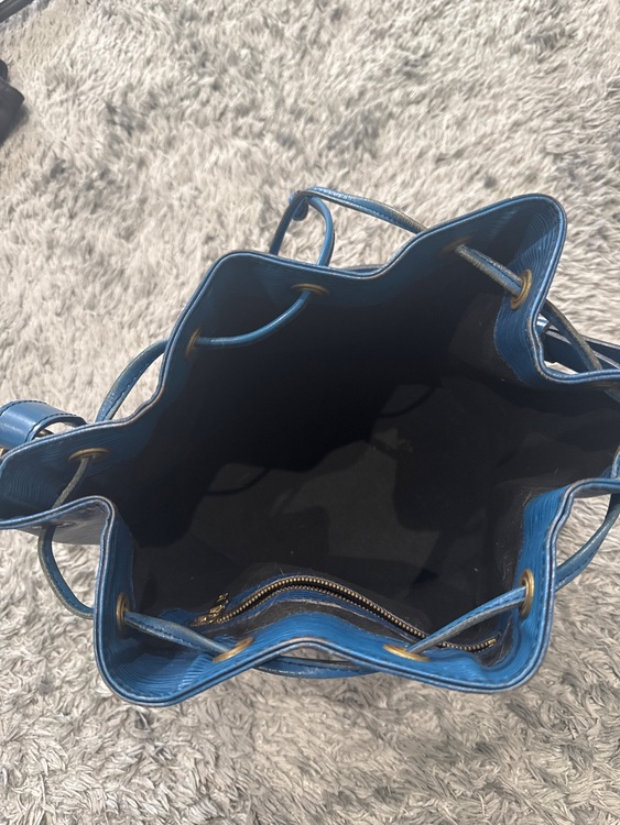 ハンドバッグ（ブランドバッグ）の商品画像 - 査定依頼日：2025年10月20日 - 最高査定価格：40,000円