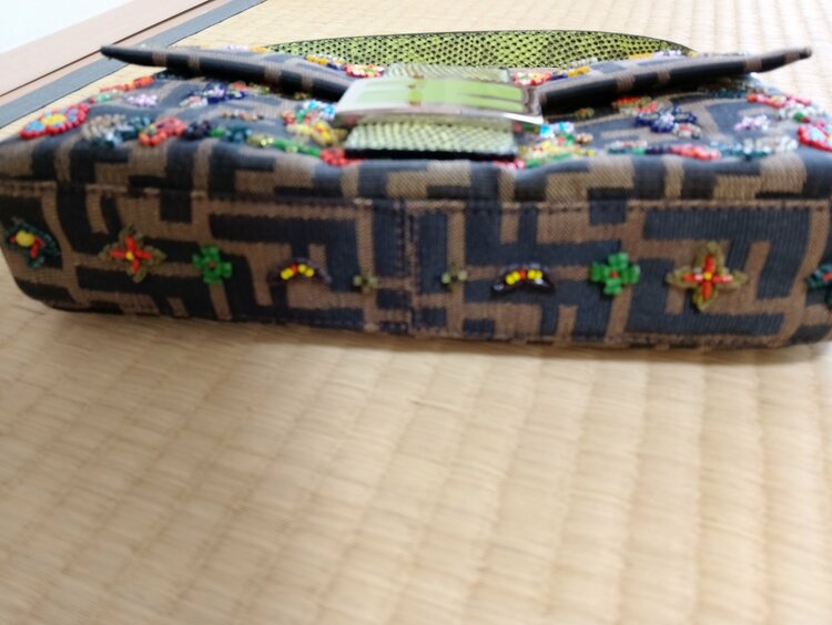 フェンディのビーズ刺繍バッグ（ブランドバッグ）の商品画像 - 査定依頼日：2026年8月21日 - 最高査定価格：450,000円