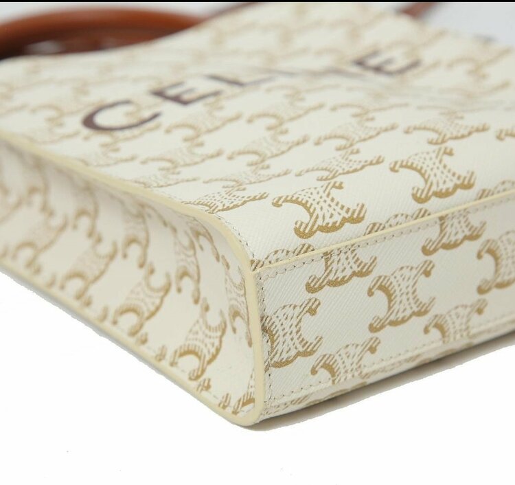 セリーヌ  （ブランドバッグ）の商品画像 - 査定依頼日：2025年12月25日 - 最高査定価格：85,000円