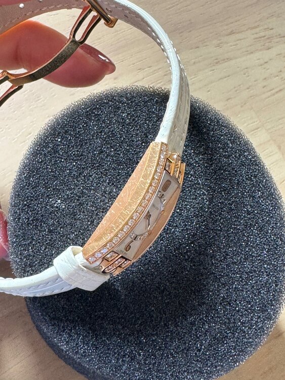 ハリーウィンストン その他 （高級時計）の商品画像 - 査定依頼日：2025年3月18日 - 最高査定価格：1,000,000円