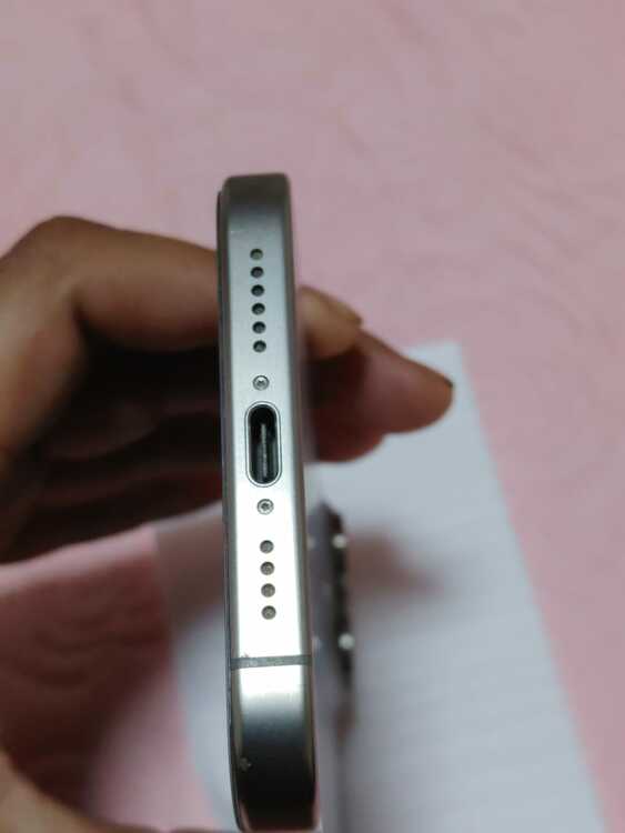 Apple iPhone 15 Pro Max 256GB ナチュラルチタニウム SIMフリー（スマホ）の商品画像 - 査定依頼日：2026年7月21日 - 最高査定価格：99,000円