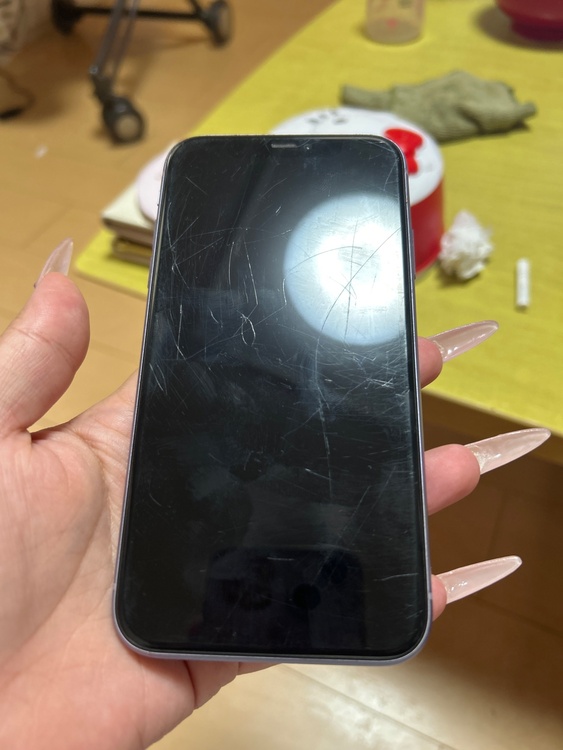 iPhone11 128GB Softbank（スマホ）の商品画像 - 査定依頼日：2025年12月29日 - 最高査定価格：19,000円