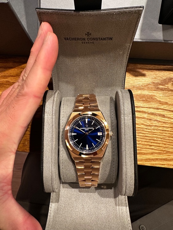 ヴァシュロン コンスタンタン オーヴァーシーズ 木 X45RV/210R-B705 （高級時計）の商品画像 - 査定依頼日：2025年11月17日 - 最高査定価格：8,000,000円